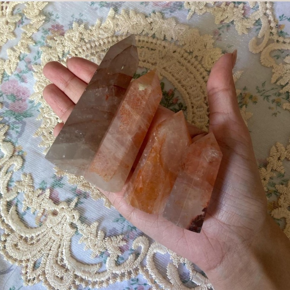 wholesale hematoid fire quartz stone towers